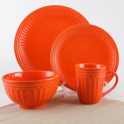 China Viable Emboss Ceramic Design New Bone China 16pcs Dinner Sets Color Glazed Dinnerware Set for sale