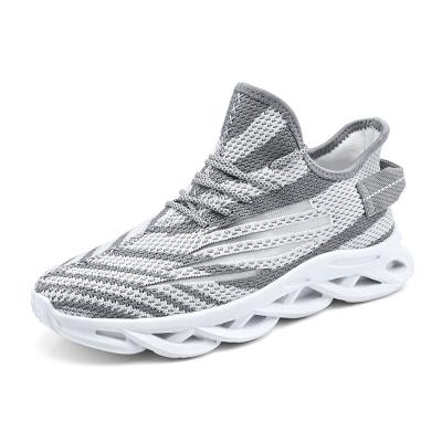 China Fashion \ comfortable \ durable \ breathable \ lit 2020 new breathable and non-slip parent-child shoes, simple and comfortable tide running shoes, outdoor sports casual shoes for sale