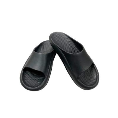 China Cushioning Outdoor Men Slide Slippers Designer Flip Flops Sandals And Slippers Yeezy Slides for sale