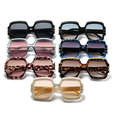 China Fashion Sunglasses Fashion Women Big Frame Personality Square Sun Glass Luxury Vintage Retro Oversized Sunglasses for sale