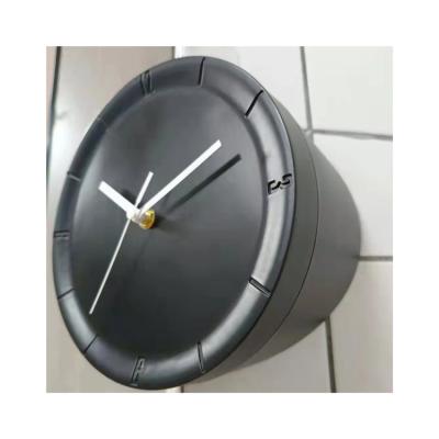 China Antique Style Customized Creative Home Seat Twisted Decorative Clock Desk Corner Cast Iron Quartz Clock for sale