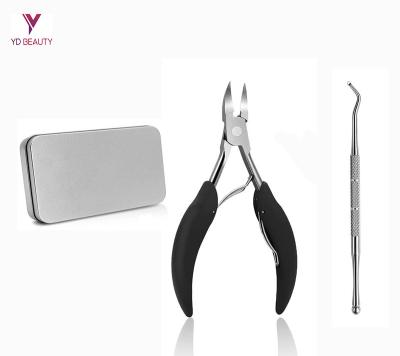 China For home use 3 pieces nail and pedicure stainless steel cuticle trimmer and cuticle clippers nail care kit nail pusher and nipper for sale