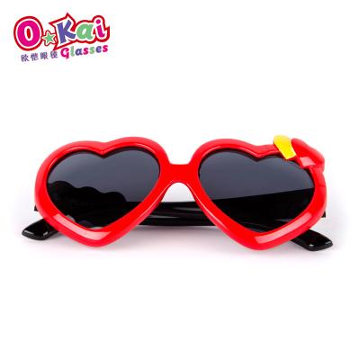 China Low Price Universal Polarized Sunglass Children's Sunglasses Boys and Girls Heart Glass Fashion Silicone Sunglasses Frame New Fashion Children's Sunglasses for sale