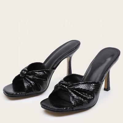 China Fashion trend 2021 summer fashion trend women sandal PU scoach rubber sandals for sale