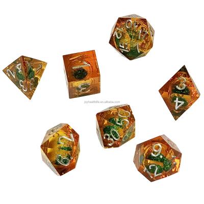 China Durable Liquid Dnd Dies D20 Heart Filled Die Cut Enemy Dungeons And Dragons Table Games Sharp Transparent Polyhedral for sale