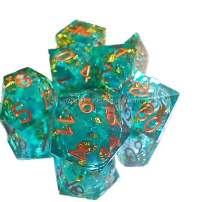 China Durable Liquid Core Heart Filled Die Cut Sets Dungeons And Dragons RPG Dies With Cutting Edge Polyhedral Resin Dnd Die Cut Factory Custom for sale