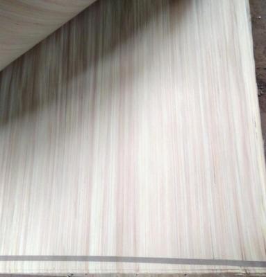 China Modern Reconditioned White Veneer 0.2mm Plywood Face Veneer Poplar Core Laminate Veneer for sale