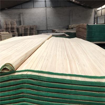 China Contemporary Reconditioned White Veneer Reconditioned Poplar Veneer Engineered Face Veneer for sale