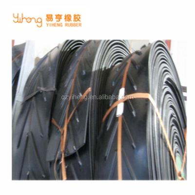 China EP400/2 Ply Herringbone Conveyor Belt Rubber Conveyor Belt for sale