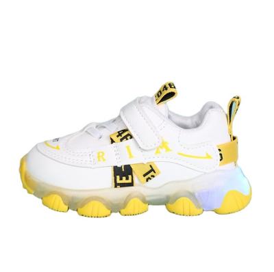 China Wholesale Cheap Lightweight Children's Fashion Formal Casual Safety Shoes Luminous Light Sneakers for sale