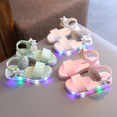 China New Summer Style Girl Summer Toddler Soft-soled Shoes Princess Sandals Kids Light Up With Drill for sale