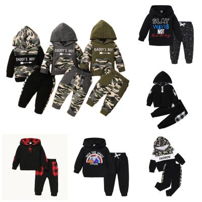 China Anti-wrinkle Baby Boy Winter Camouflage Hoodie Sweatshirt Newborn Infant Clothes Set for sale