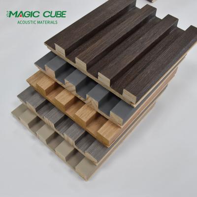 China Panel de madera maciza para pared o techo clavado en la pared Instalación de color personalizable en venta