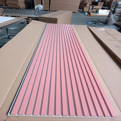 China Studio-apparatuur Zwart 3d composiet paneel Houten wanddecoratie Interieur Slat Soundproof Wand Akupanel Akoestische panelen Te koop