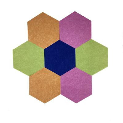 Cina 12 Imballaggio Self-adhesive Hexagon Polyester Fiber Sound-Absorbing Panel Pet Felt Soundproof Wall Panels Acoustici in vendita