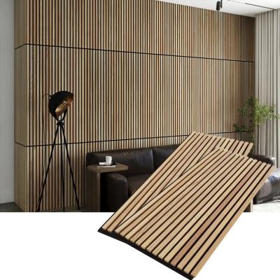 China Paneles de pared de madera acústica para interiores de placa de feltro de PET Panel de pizarra acústica de madera para decoración de interiores 600 * 2400mm en venta