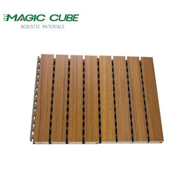 China Easy Install Decorative oak veneer finish acoustic grooved wood panel for Office Building en venta