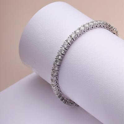 China TRENDY New Arrival 925 Sterling Silver Bracelet 14K White Gold Iced Out 3-5mm Moissanite Tennis Bracelet for sale