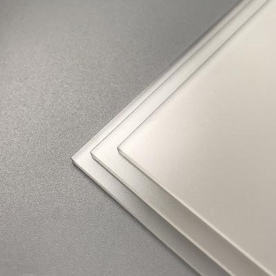 Chine l'acrylique translucide en plastique blanc de 1.8mm-50mm couvre le GV clair de plexiglass à vendre