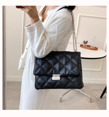 China 2021 Fashion Famous Brand Women's Shoulder Bags Luxury Quilted Girls Shoulder Purses and Handbags for sale