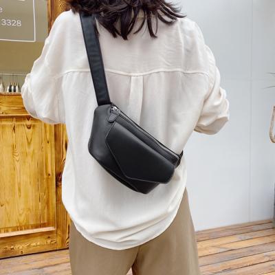 China New Fashion PU Pussy Package Chest Bag Waist Bag Good-for-nothing Stylish Leather Bag For Women 2020 for sale