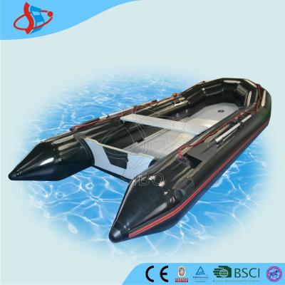 China Großes Schwarzes motorisierte aufblasbare Boote PVCs wasserdicht mit Aluminiumunterseite zu verkaufen