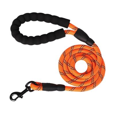 China Padded Pet Accessories Wholesale Paracord Rope Dog Leash Reflective Nylon Pet Leash for sale