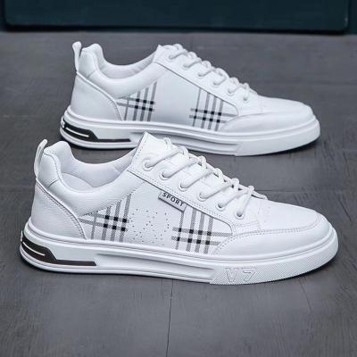 China Fashion Trend Casual Skateboard Men Shoes 2Colors Lightweight Breathable Sneaker Men Casual Shoes for sale