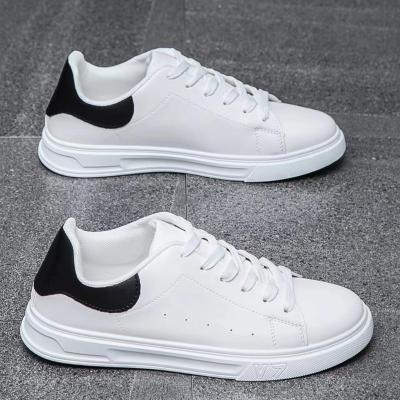 China Anti Smell Skateboard Sports Shoes Fashion White Color Anti Smell Anti Slippery Casual Men Sneaker Shoes for sale