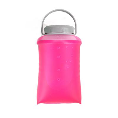 China Durable Soft Folding TPU Water Bottles 800ML Leak Resistant Sports Water Bottles for sale