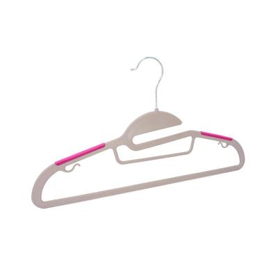 China 2021 factory durable non slip plastic hanger for sale