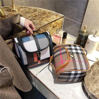 China Waterproof Portable Cosmetic Bag Organizer Travel Fashion PU Cosmetic Case Bag for sale