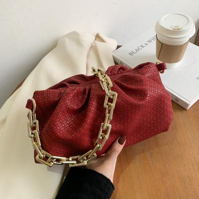 China 2021 Fashion Women Shoulder Bag Cloud Bag Solid Color Pocket Folded Bag With Gold Chain for sale