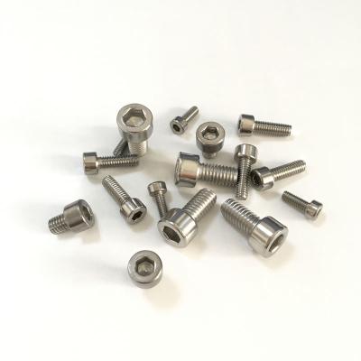 China Good Price Cheese Carbon Steel SS304 Hexagon Socket Cylindrical Head Machine Screws for sale