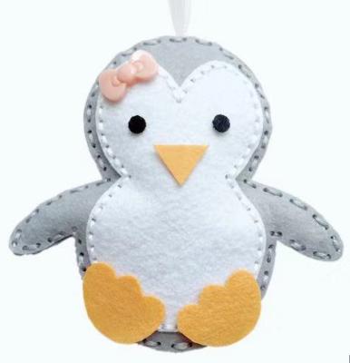 China Festival Stuff 2020 New Design Penguin Felt Ornaments DIY Handmade Baby Kit Sewing Educational Toy for sale