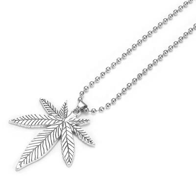 China Fashion Street Boy Fashion Maple Leaf Pot Leaf Pendants Necklaces Antique Weed Jewelry Pot Leaf Necklaces for sale