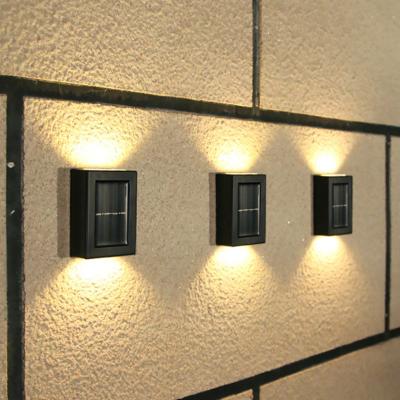 China Waterproof Solar Powered Outdoor Porch Garden Light Garden Wall Lamp Lights Through Yard Stair Light Decoration for sale