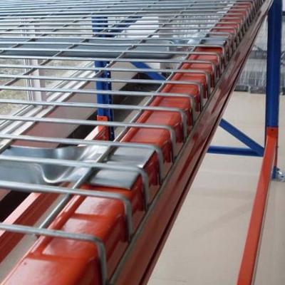 China Galvanized Metallic Warehouse Storage Pallet Wire Decking Board Panel for sale