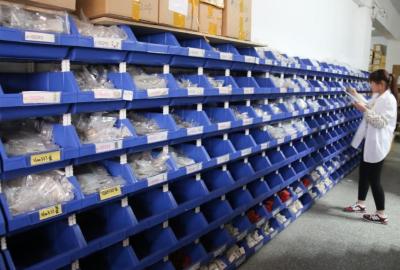 Chine Boîtes de stockage en plastique empilables pour le stockage de boulons de fixation à vendre