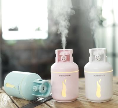 China 15-20square Meter Mini Humidifier Gas Tank Style Humidifier Car Bedroom Office USB Air Humidifier New for sale