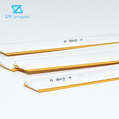 中国 0.6*1.6mm Adhesive Strip Creasing Matrix For Pressboard Corrugated Carton Die Cutter Molding Machine 販売のため