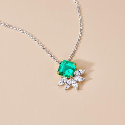 China Charming Simple Elegant Lab Pendant Green Diamonds Necklace 925 Sterling Silver Ladies Engagement Necklace for sale