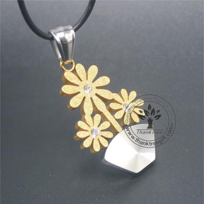 China Metal Charm Metal Wedding Gift Dangling Flower Engraving Custom Metal Charm for sale