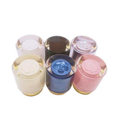 China Round Bottles Cover With Spray Color Inside Acrylic Perfume Bottle Cap for sale