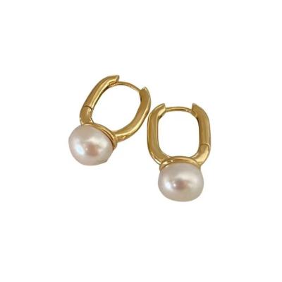 China 2022 Vintage Baroque Pearl Drop Circle Jewelry 925 Sterling Silver Freshwater Pearl Huggie Earrings Small Gold Plated Square Circle Earrings for sale