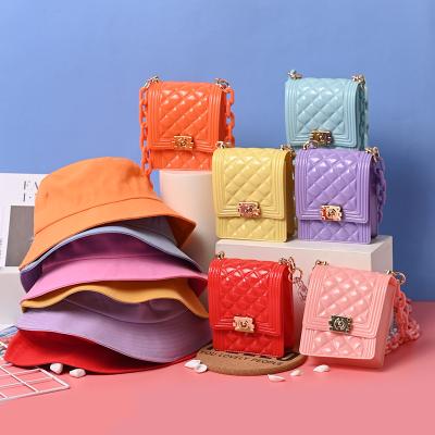 China Fashion Matching Bucket Hats And Pvc Handbag Jelly 2021 Crossbody Unique Fashion Mini Handbags for sale