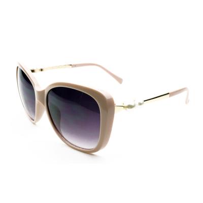 China Exquisite Fashion Sunglasses Outlook Fashion Pearl Decorate Square OEM Woman Luxury Sunglasses for sale