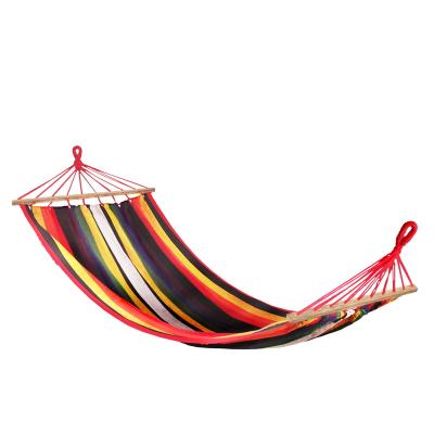 China Modern Hot Sale Super Practical Easy To Carry Essential Travel Hammock With Wooden Poles for sale