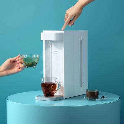 China Portable Instant Commercial Water Dispenser Lice Heat Water Dispenser Pet Cold Hot Natural Water Dispenser and Food Dispenser for sale