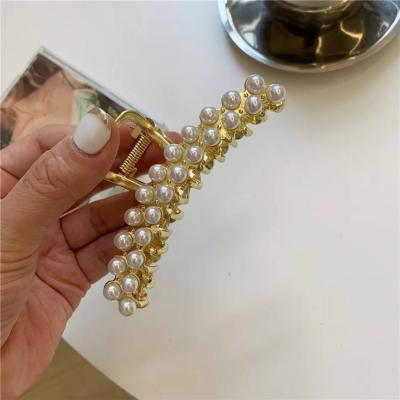 China Eco-friendly Hot Selling Korean Style Pearl Claw Hair Clips Large Metal Vintage Hair Claw Clips for sale